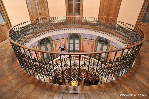 Non essentiel: 20000 lieux entre les murs